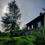 Llama 8 Beds 4 Bedrooms *