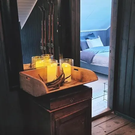 Semesterbostad Llama Authentic Sunnfjord Farm Naustdal i Sunnfjord