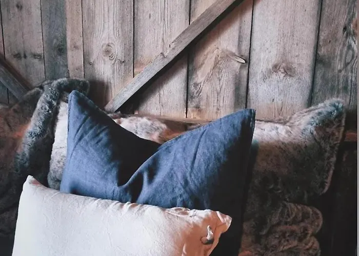 Llama 8 Beds 4 Bedrooms Semesterbostad Naustdal i Sunnfjord
