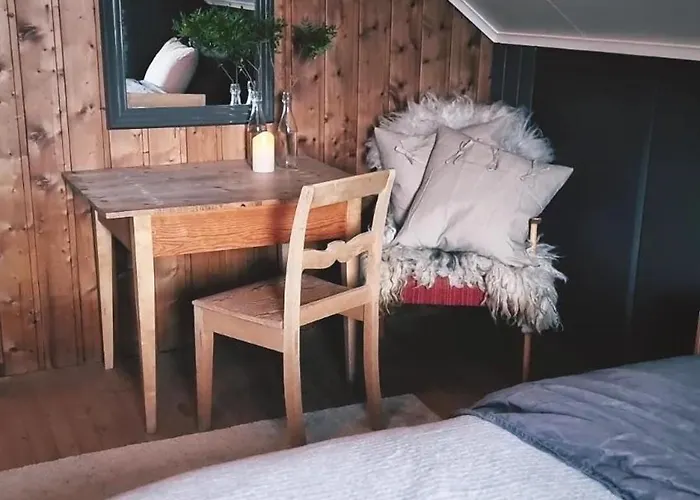 Llama 8 Beds 4 Bedrooms
